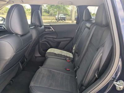 2024 Mitsubishi Outlander — photo 19 view