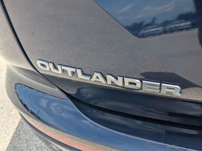 2024 Mitsubishi Outlander — photo 13 view