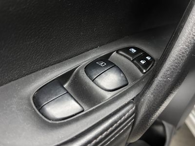 2020 Nissan Rogue Sport — photo 10 view