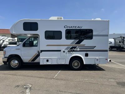 2027 Thor Motor Coach CHATEAU — photo 15 view