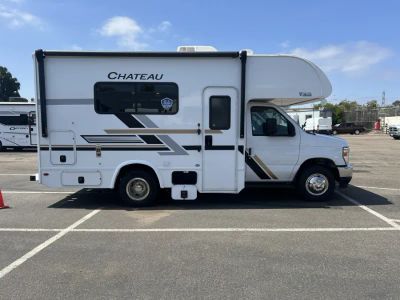 2027 Thor Motor Coach CHATEAU — photo 18 view