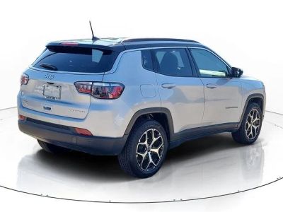 2025 Jeep Compass — detail view