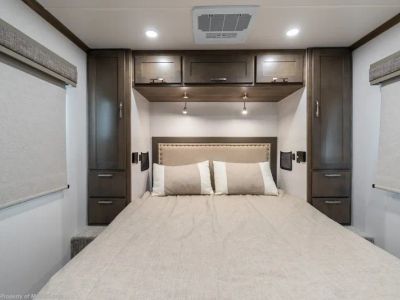 2025 Dynamax Corp Isata 5 Series - Photo 22
