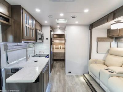 2025 Dynamax Corp Isata 5 Series - Photo 7