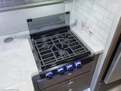 2025 Dynamax Corp Isata 5 Series - Photo 12