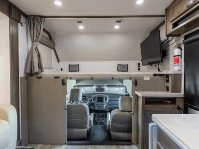 2025 Dynamax Corp Isata 5 Series - Photo 3