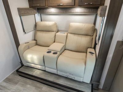 2025 Dynamax Corp Isata 5 Series - Photo 16