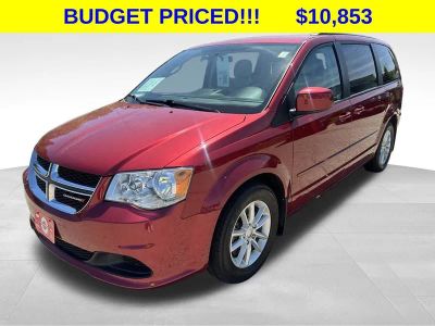 2015 Dodge Grand Caravan SXT in Deep Cherry Red Crystal Pearlcoat — front three-quarter view