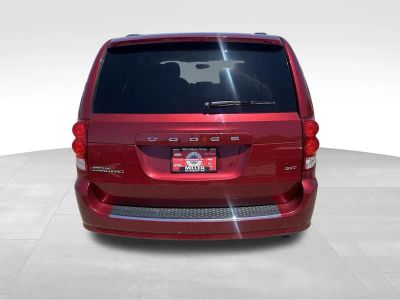 2015 Dodge Grand Caravan — detail view