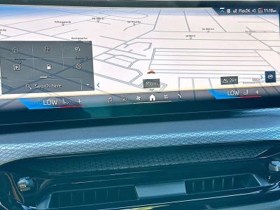2026 BMW 3 Series — photo 10 view