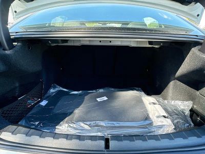 2026 BMW 3 Series — photo 21 view
