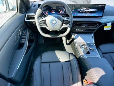 2026 BMW 3 Series — photo 17 view