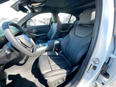2026 BMW 3 Series — photo 15 view
