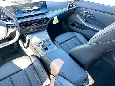 2026 BMW 3 Series — photo 18 view