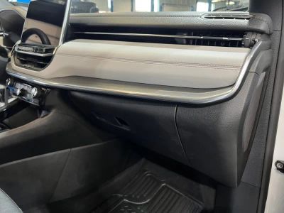 2023 Jeep Compass — photo 12 view