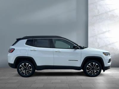 2023 Jeep Compass — photo 7 view