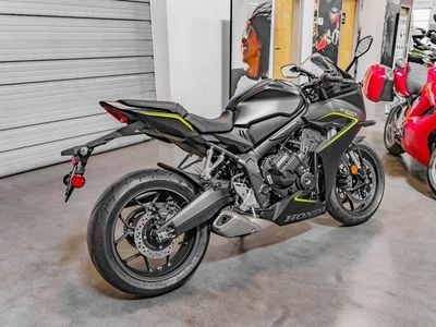 2026 Honda CBR650R E-Clutch - Photo 4