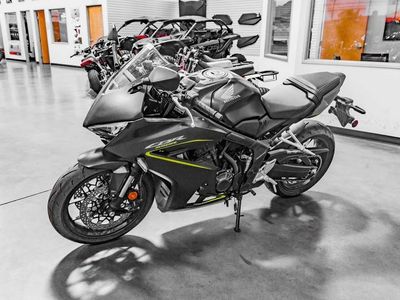 2026 Honda CBR650R E-Clutch - Photo 7