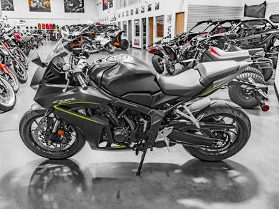 2026 Honda CBR650R E-Clutch - Photo 6