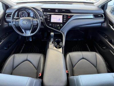 2019 Toyota Camry — photo 11 view