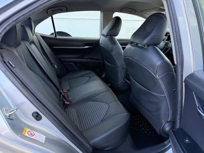 2019 Toyota Camry — photo 14 view