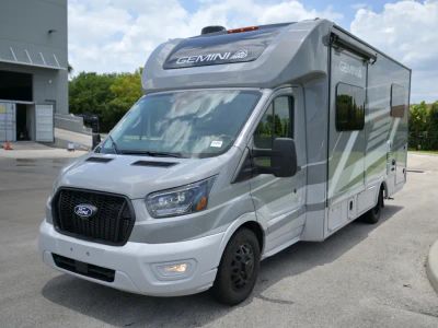 2027 Thor Motor Coach GEMINI — photo 37 view