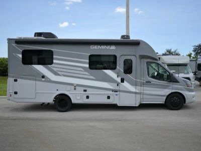 2027 Thor Motor Coach GEMINI — photo 41 view