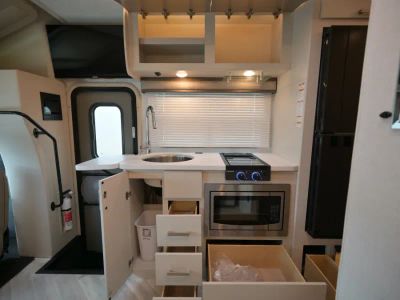 2027 Thor Motor Coach GEMINI — photo 7 view