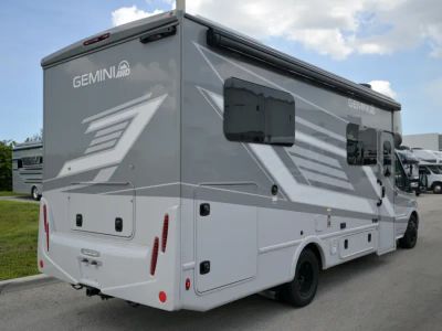 2027 Thor Motor Coach GEMINI — photo 40 view