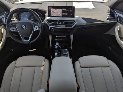 2025 BMW X4 — photo 13 view