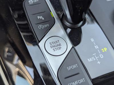 2025 BMW X4 — photo 32 view
