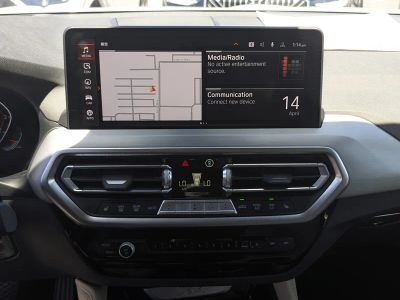 2025 BMW X4 — photo 22 view