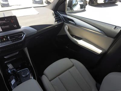 2025 BMW X4 — photo 16 view
