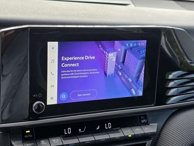 2025 Toyota Camry — photo 12 view