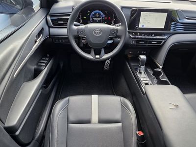 2025 Toyota Camry — photo 10 view