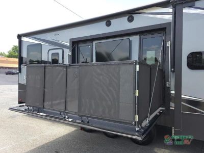 2020 Keystone Raptor — photo 9 view