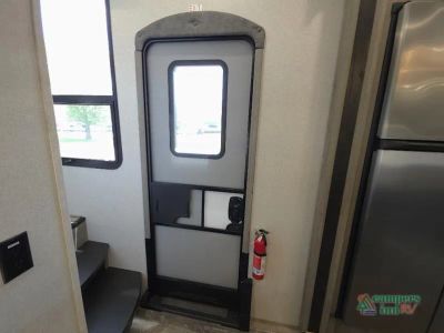 2020 Keystone Raptor — photo 18 view