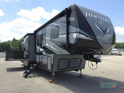2020 Keystone Raptor — front three-quarter view