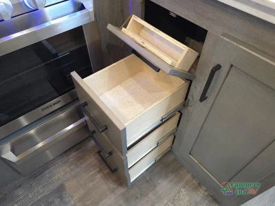 2020 Keystone Raptor — photo 28 view