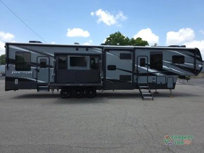 2020 Keystone Raptor — photo 8 view