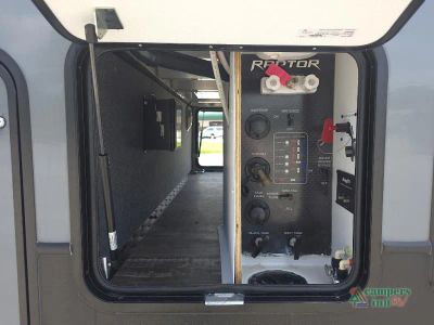 2020 Keystone Raptor — photo 11 view
