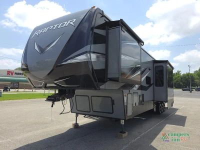 2020 Keystone Raptor — rear three-quarter view