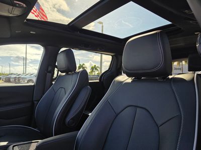 2026 Chrysler Pacifica - Photo 13