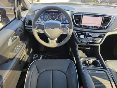 2026 Chrysler Pacifica - Photo 12