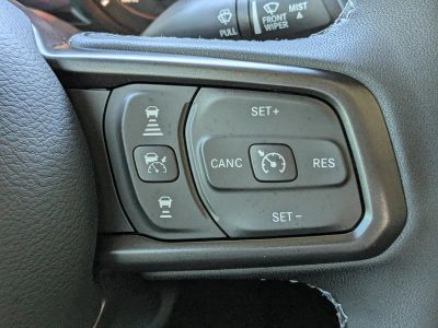 2026 Jeep Gladiator — photo 25 view