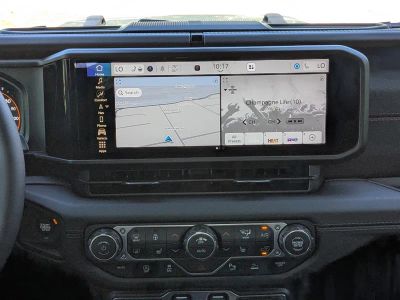 2026 Jeep Gladiator — photo 18 view