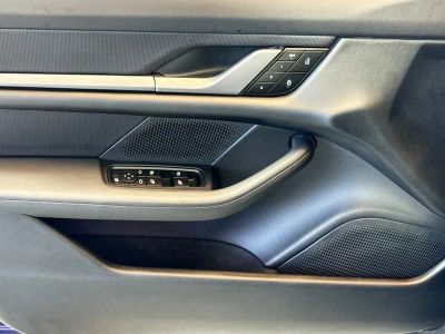 2023 Porsche Taycan - Photo 11