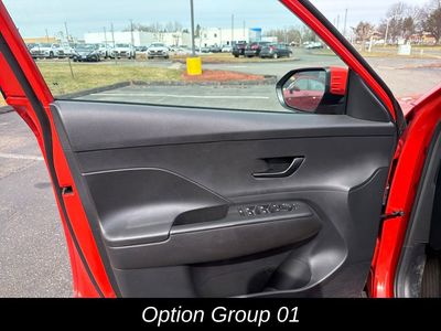 2025 Hyundai Kona SEL - Photo 12