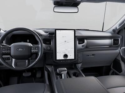 2025 Ford F-150 Lightning - Photo 13