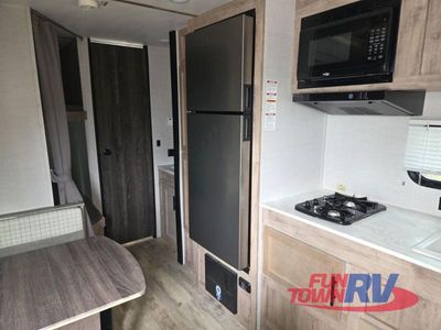 2023 Gulf Stream RV Kingsport Ultra Lite - Photo 8